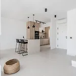 Duplex Renovated Luxury 3bed In Aloha